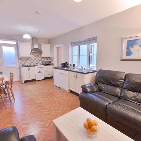 Ocean Breeze Apartment Lahinch Esterno foto