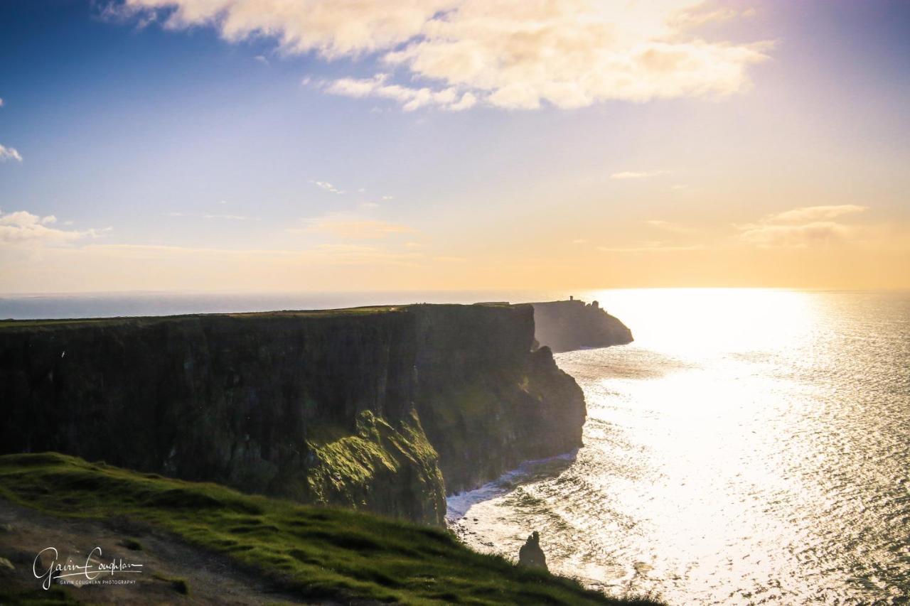 Ocean Breeze Apartment Lahinch Esterno foto