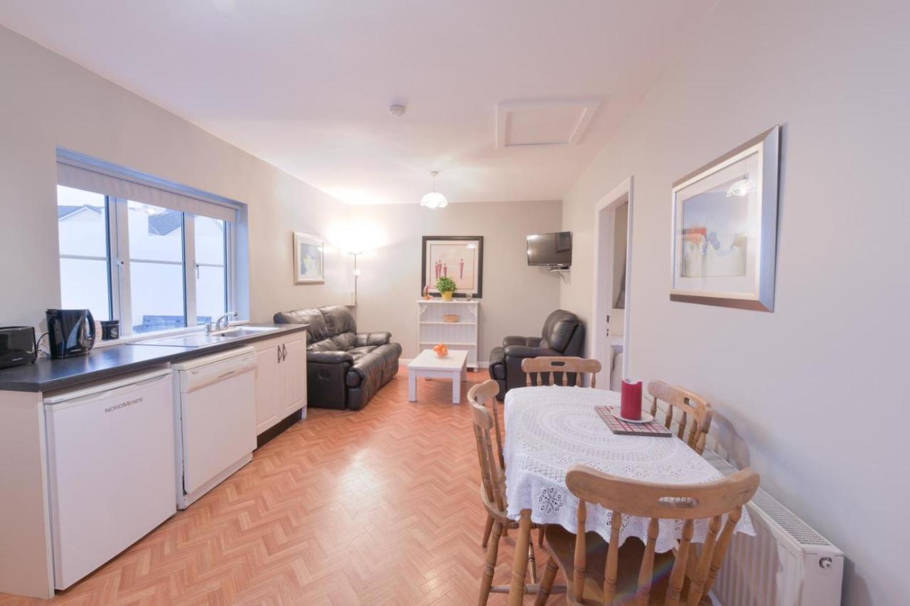 Ocean Breeze Apartment Lahinch Esterno foto